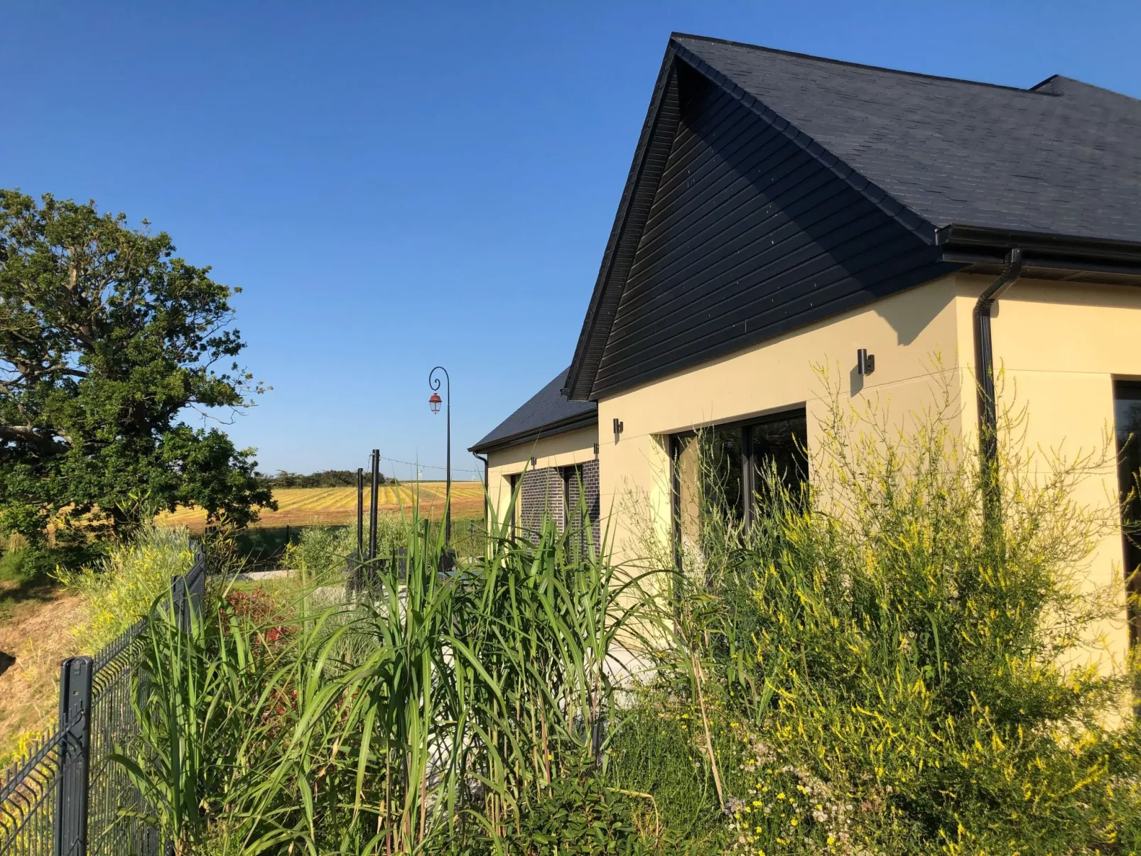 L Atelier Veulais-Buiten