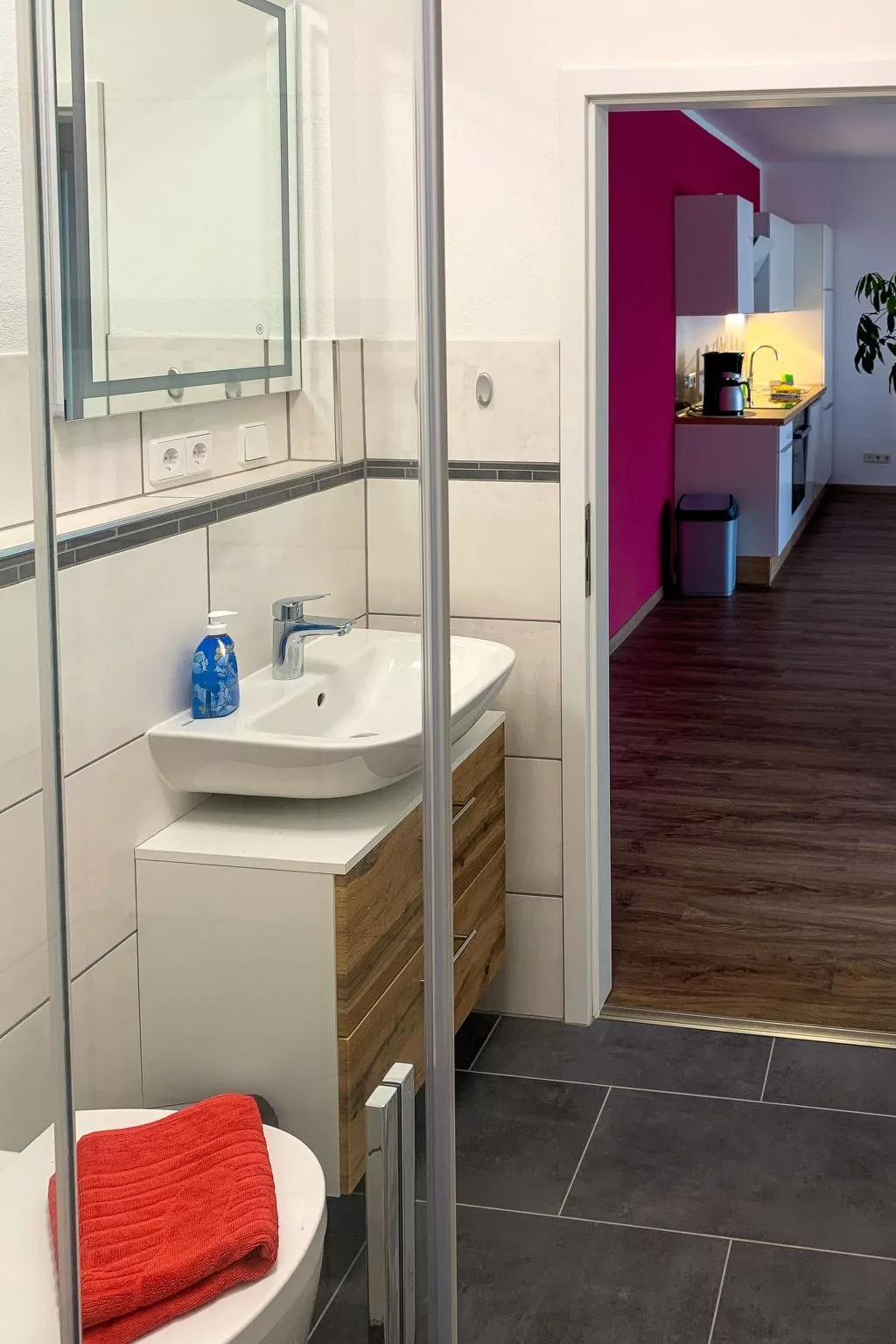 Top-moderne Ferienwohnung für 4 Personen mit Vollausstattung auf schönem, frühe-Binnen