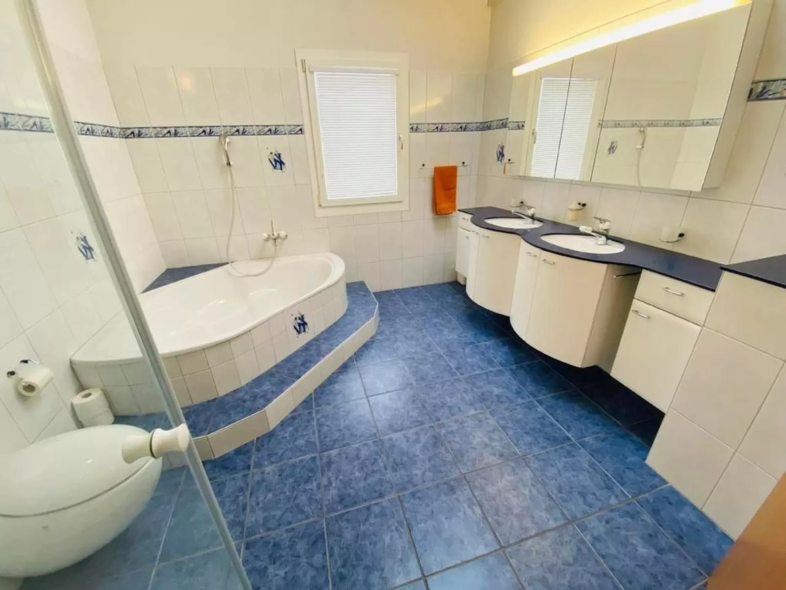 Leons Holiday Homes-Binnen