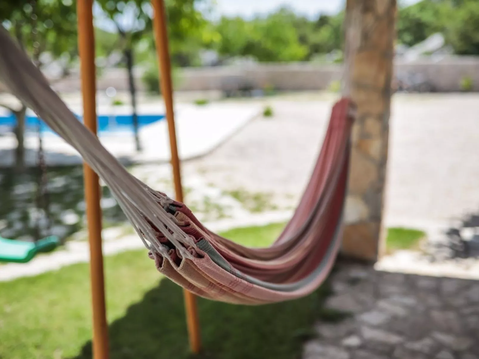 Freistehendes Ferienhaus in Duge Njive mit Privatem Pool-Image-tags.info