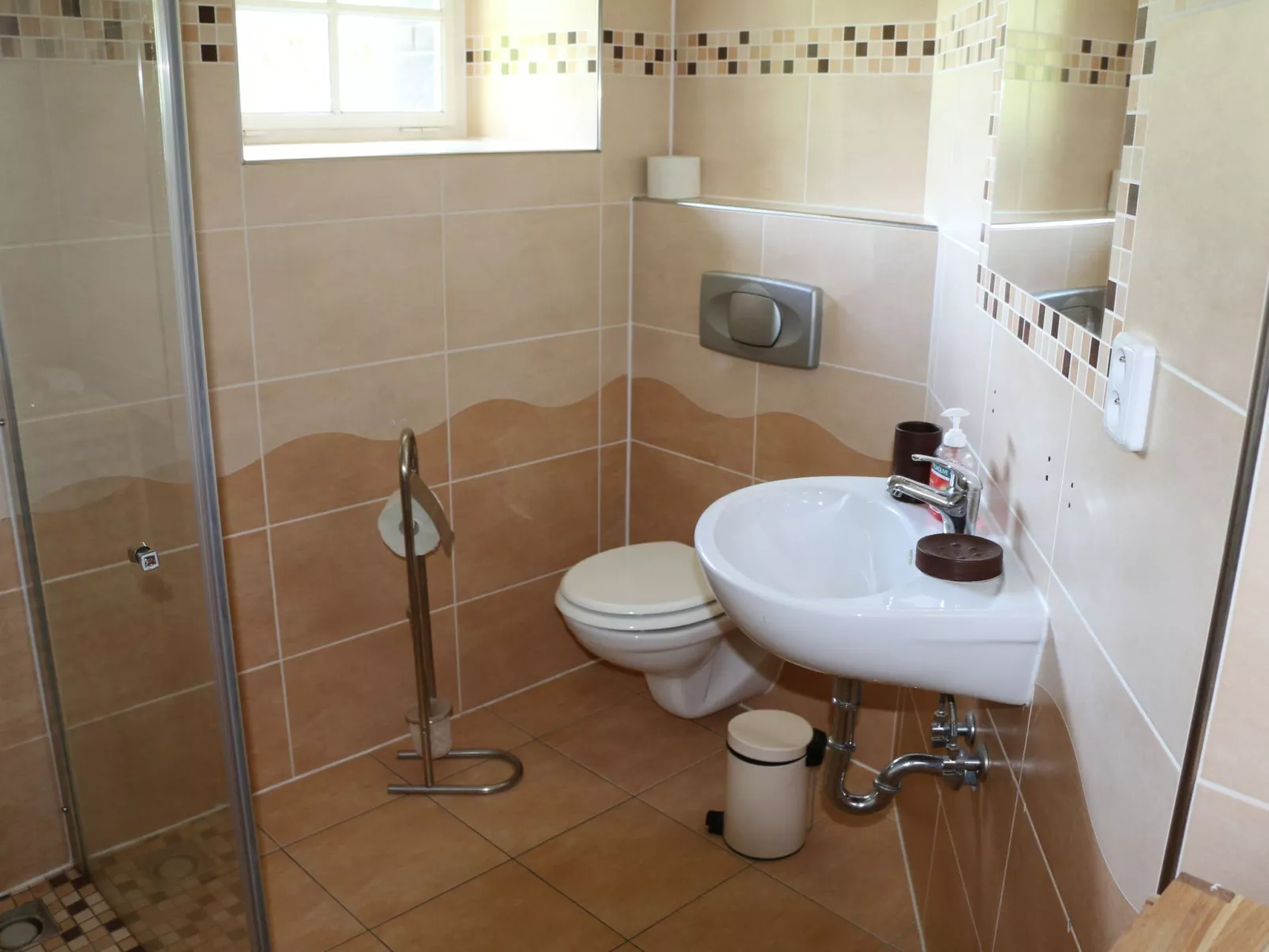 Traditionelles Haus, umgeben von Wäldern in Ralsko-Image-tags.info