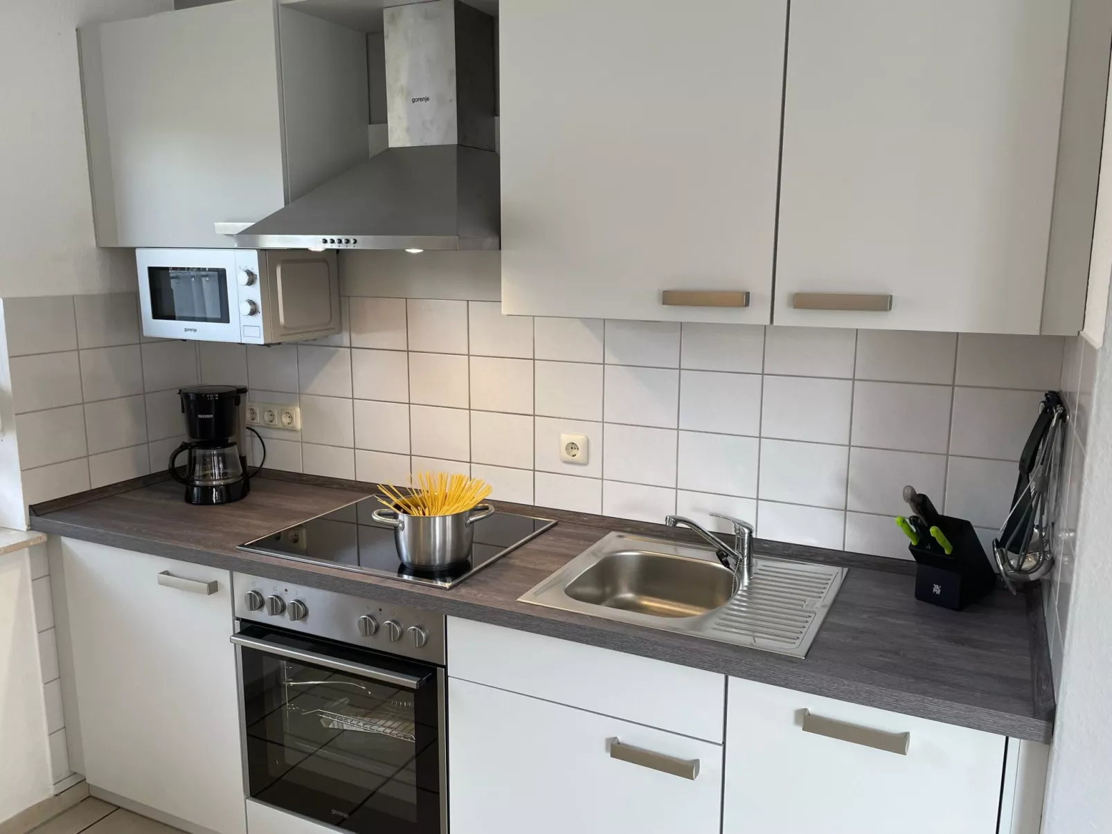 Sonnige Ferienwohnung mit großem Garten-Binnen