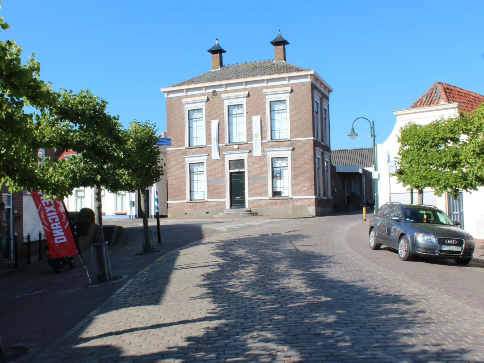 "Buurtweg221" mit Schwimmbad-Buiten