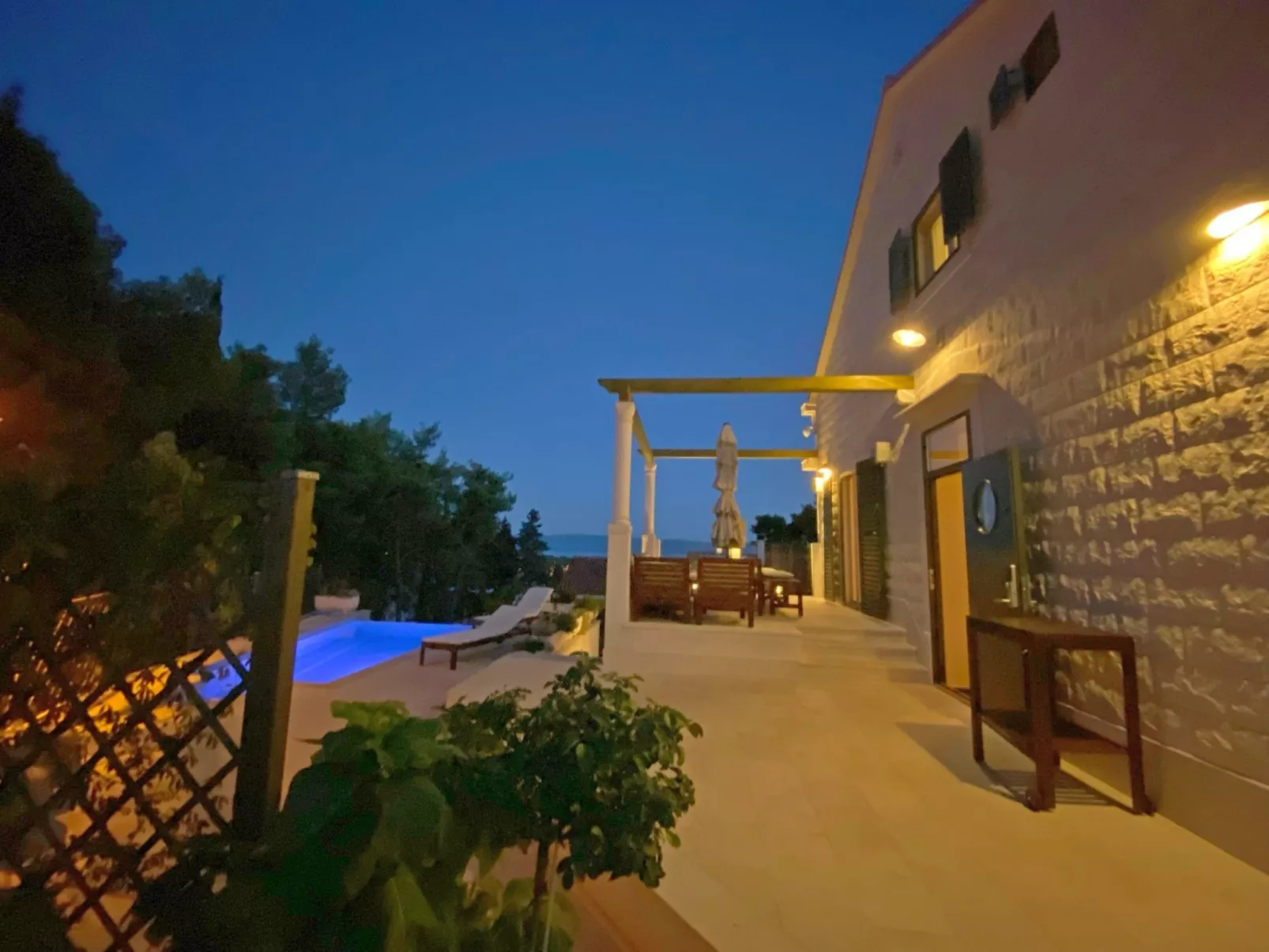 Schönes Ferienhaus mit privatem Pool-Image-tags.info