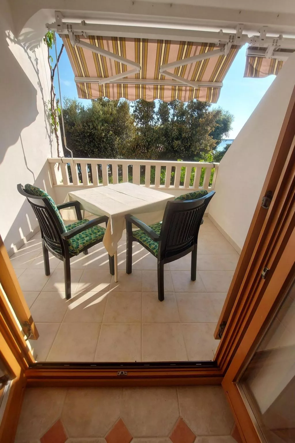 Studio mit Terrasse im ersten Stock des Hauses-Buiten