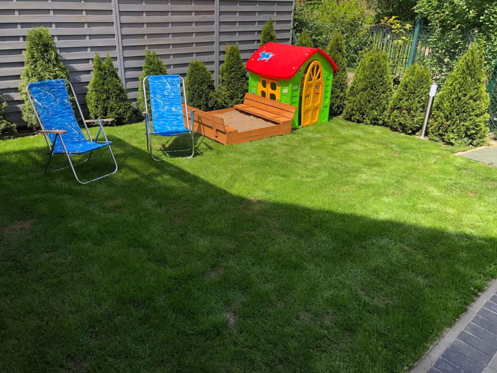 Villa Kacper mit privatem Garten, Terrasse und Grill-Buiten