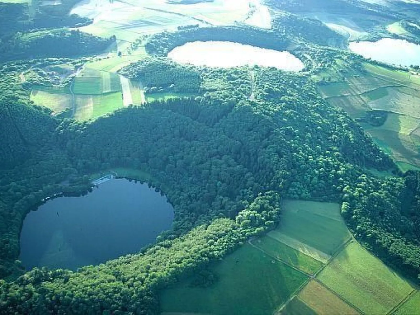 Appartement in Schalkenmehren mit Schönem Balkon-Buiten