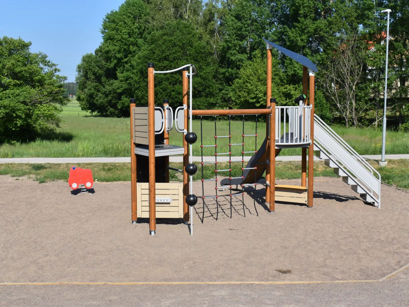 Typisch schwedisches Ferienhaus mit Garten-Buiten
