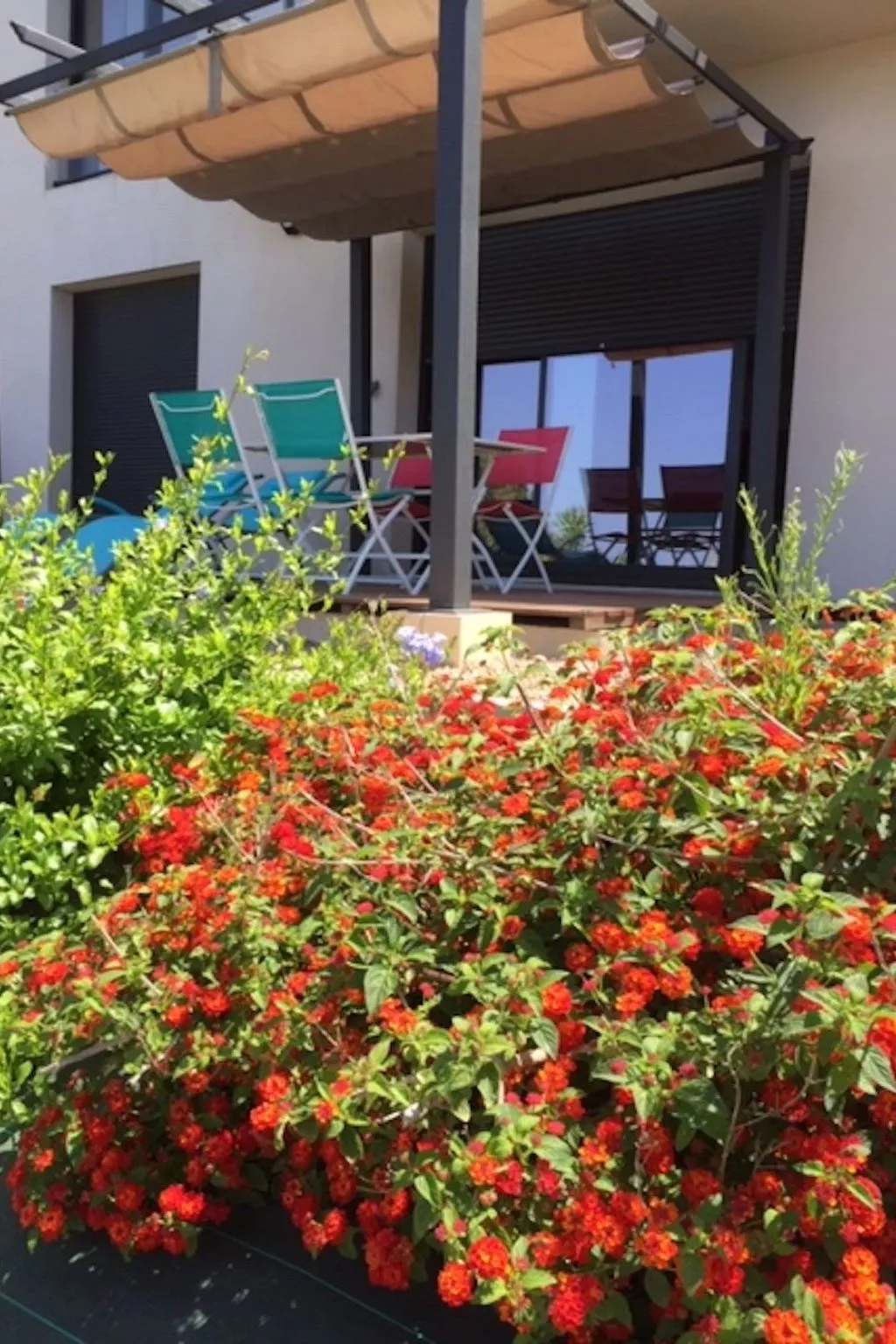 Unabhängige Unterkunft mit Meer- und Poolblick-Image-tags.info