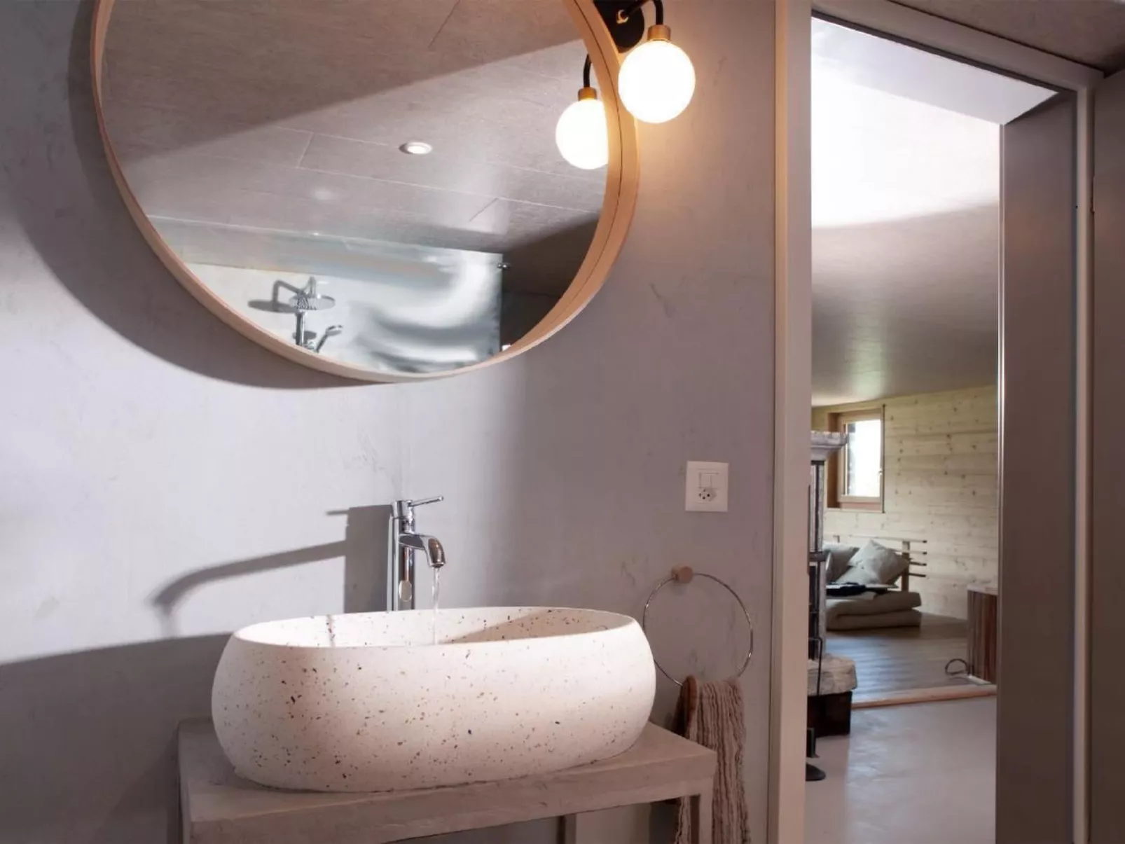 Modernes Bijou in 400-jährigem Haus-Binnen