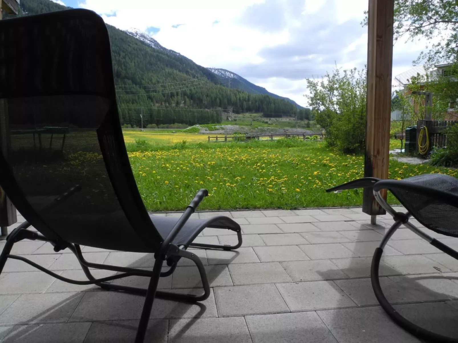 Gemütliche Ferienwohnung im Grünen-Buiten