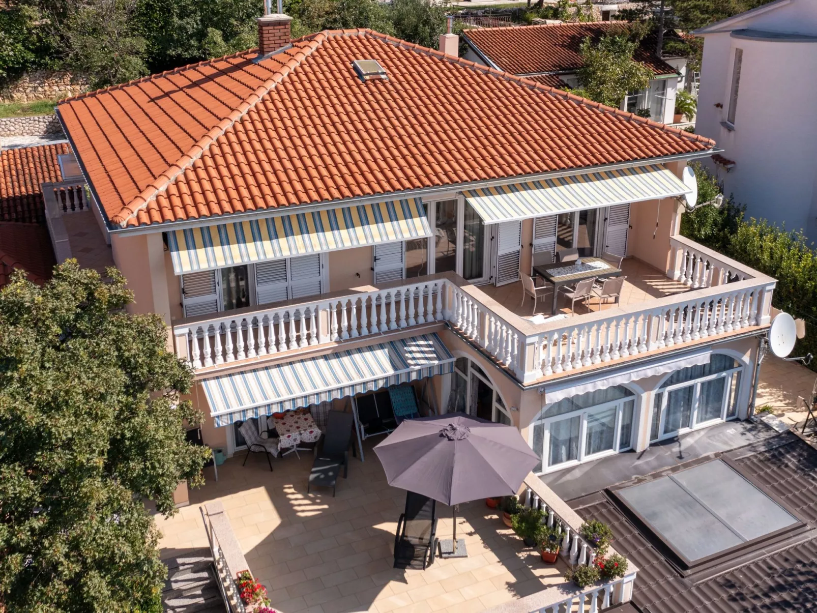 Wohnung für 6 Personen mit Panoramablick aufs Meer-Buiten