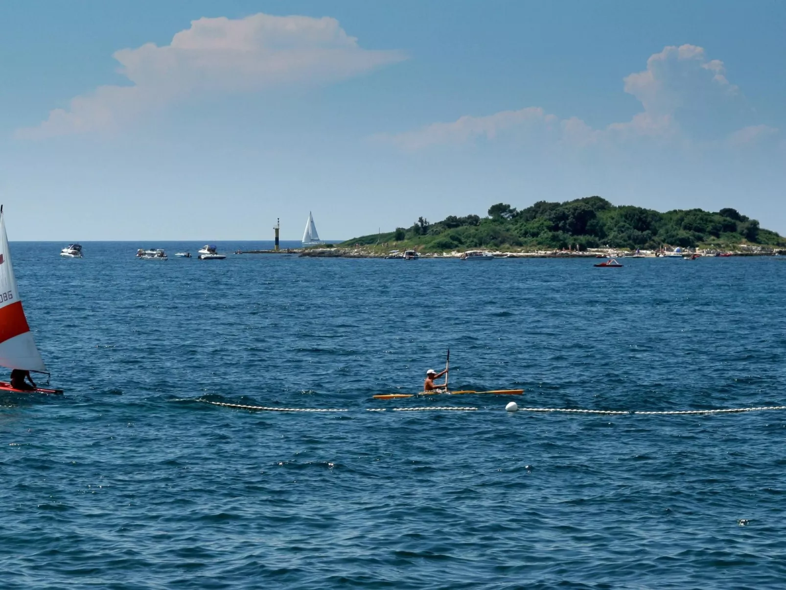 Freistehender Bungalow Perla mit Garten und Grill-Buiten