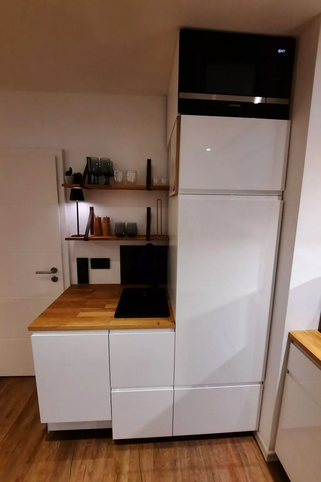 Lachmöwe by DeJu-Binnen