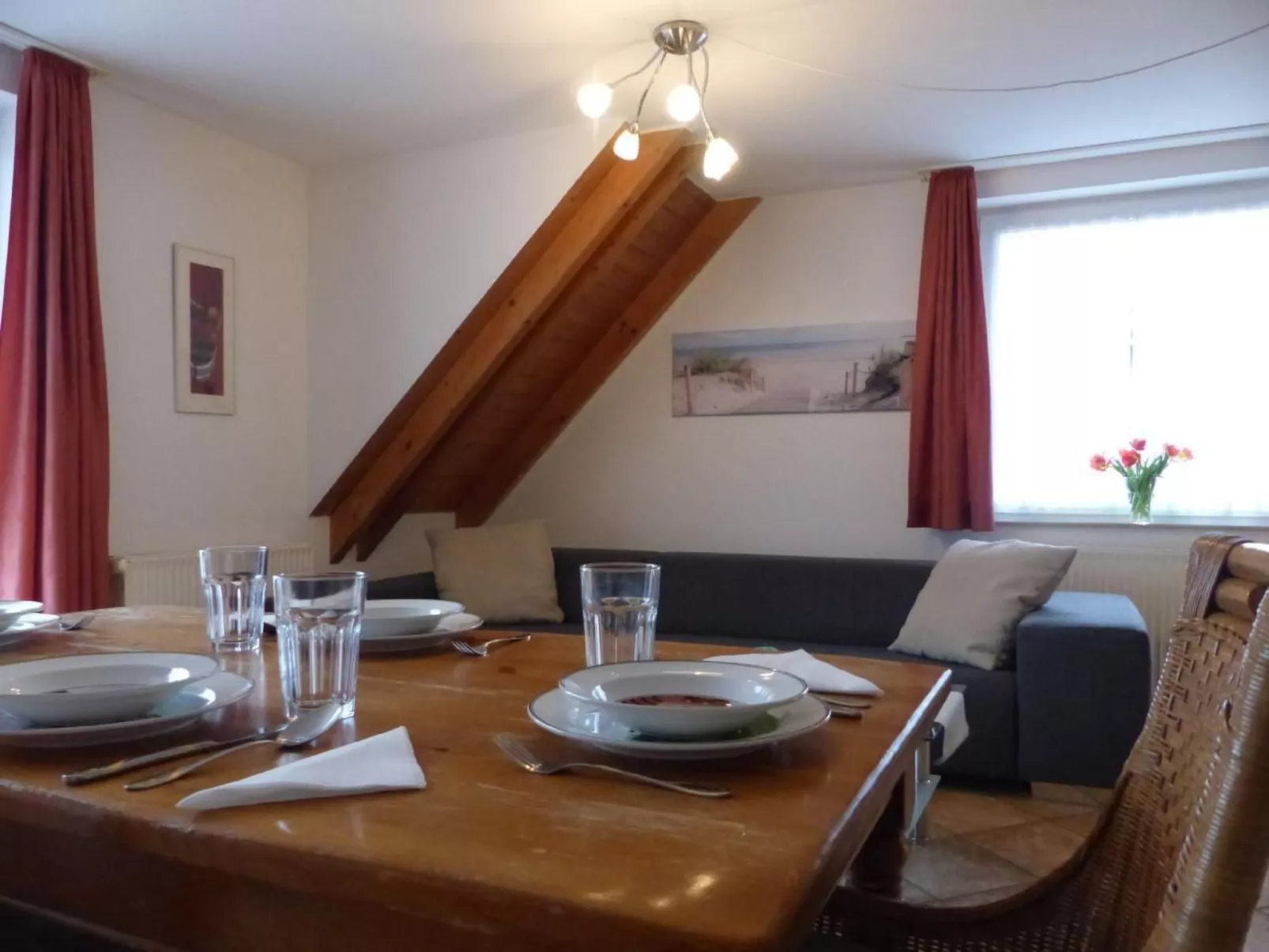 Einladende Obergschosswohnung mit sonnigem Balkon-Binnen