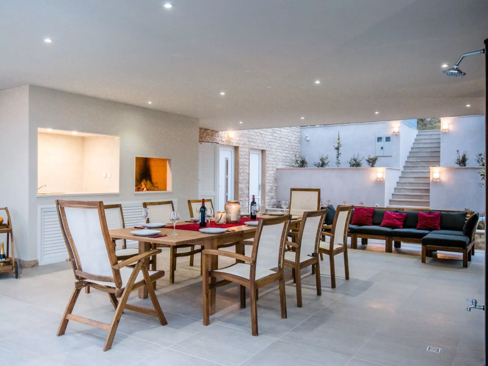 Am Strand "Villa Lori"-Binnen