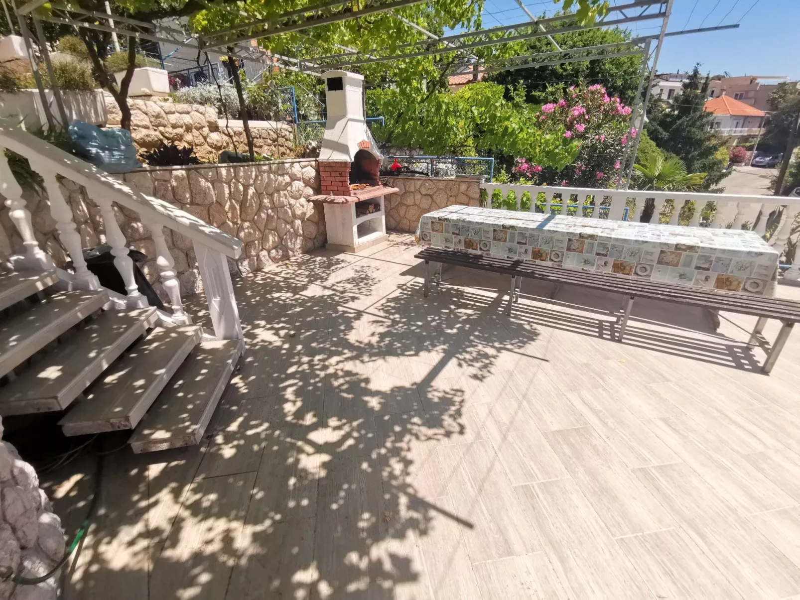 Wohnung 70m vom Strand entfernt, mit AC und WiFi-Buiten