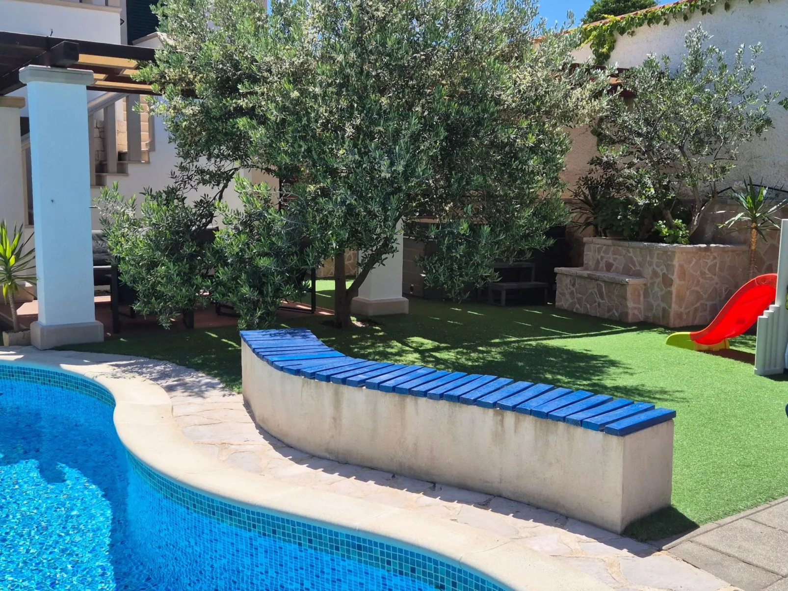 Komfortables Haus in Selca mit privatem Parkplatz-Buiten