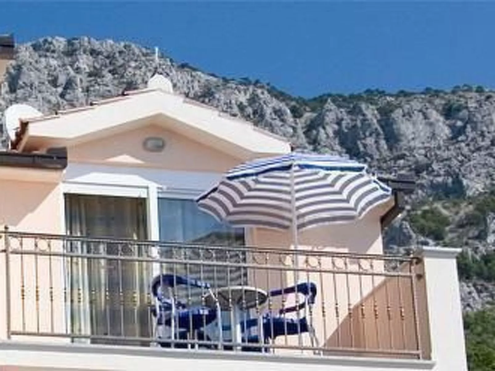 Wohnung im zweiten Stock mit Balkonen-Image-tags.info