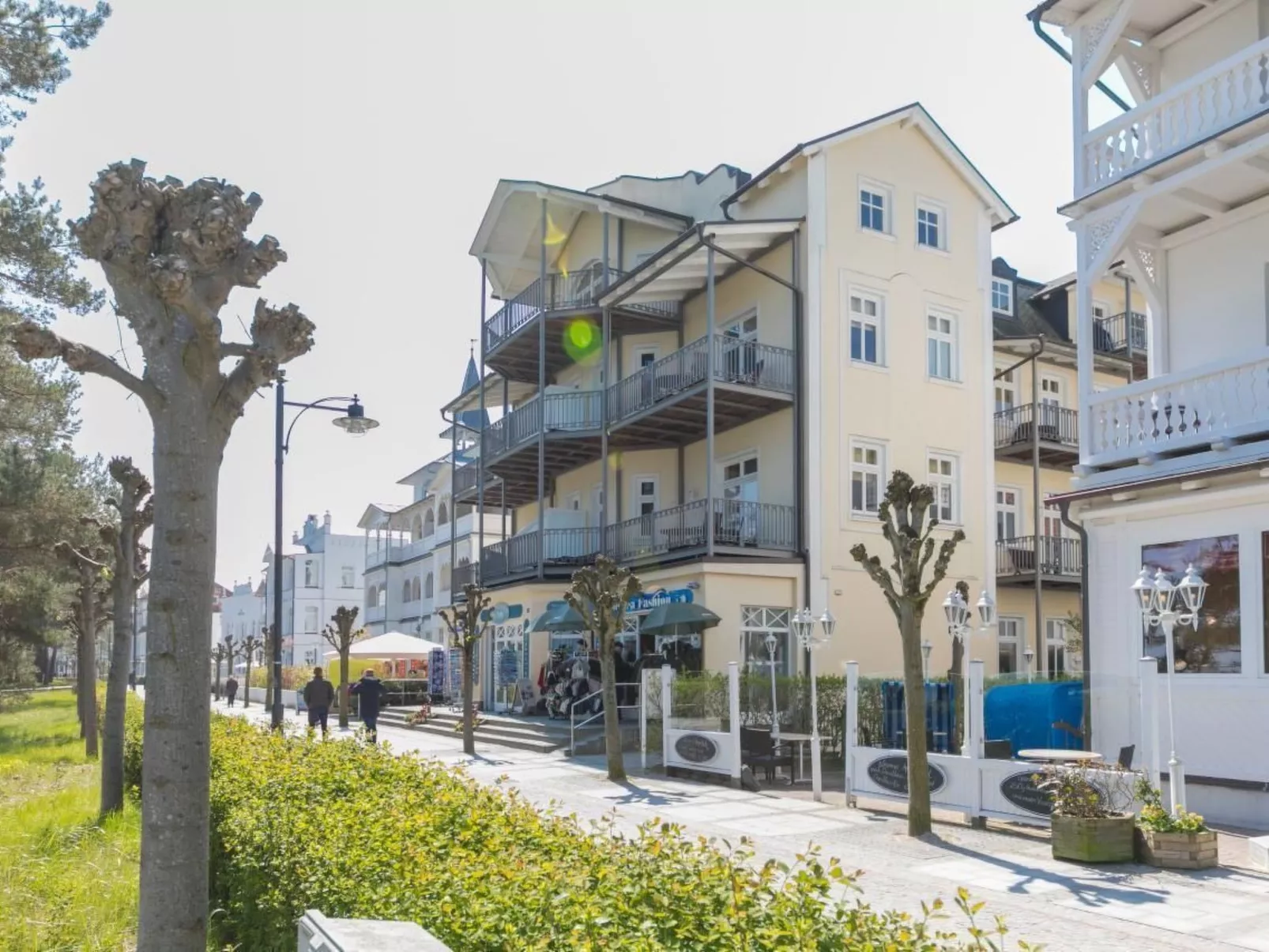 Appartement mit Blick auf das Wasser-Image-tags.info