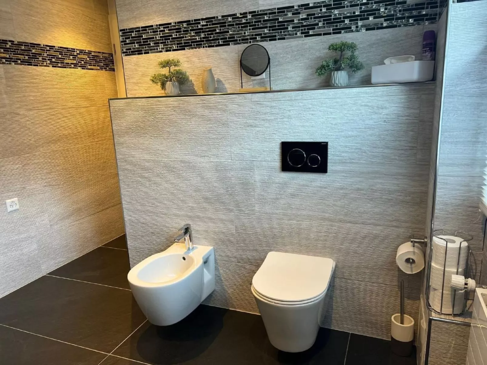 Mit eigener Terrasse-Binnen