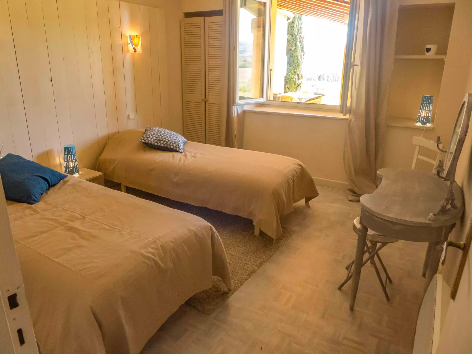 Villa mit Garten, Grill und Terrasse-Binnen