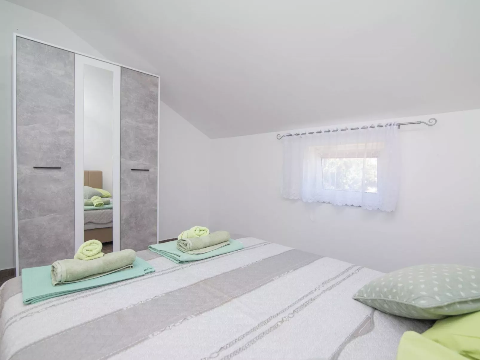 Tia Appartement mit Meerblick-Image-tags.info