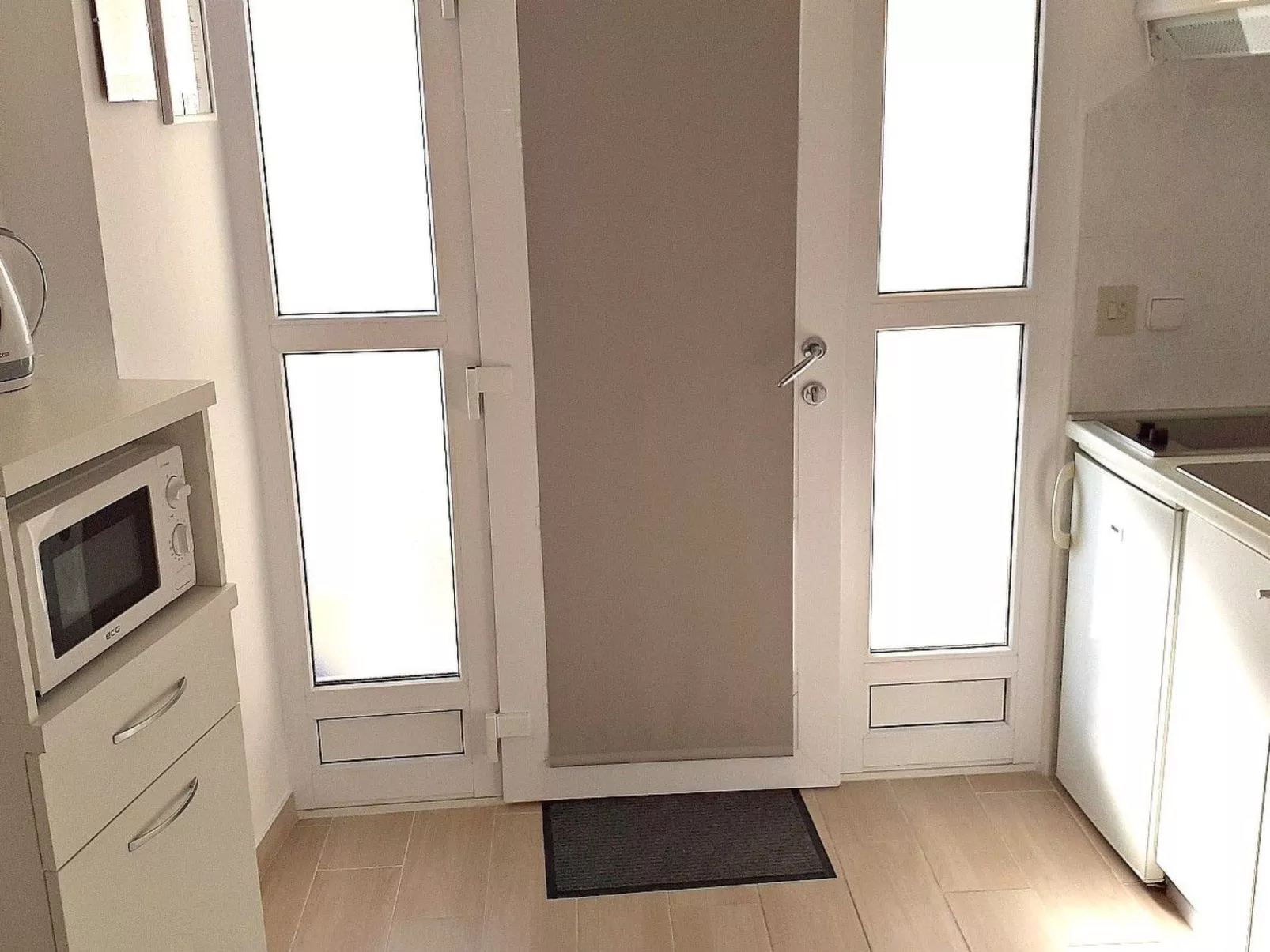 Wohnung mit Balkon und Meerblick in Strandnähe-Binnen