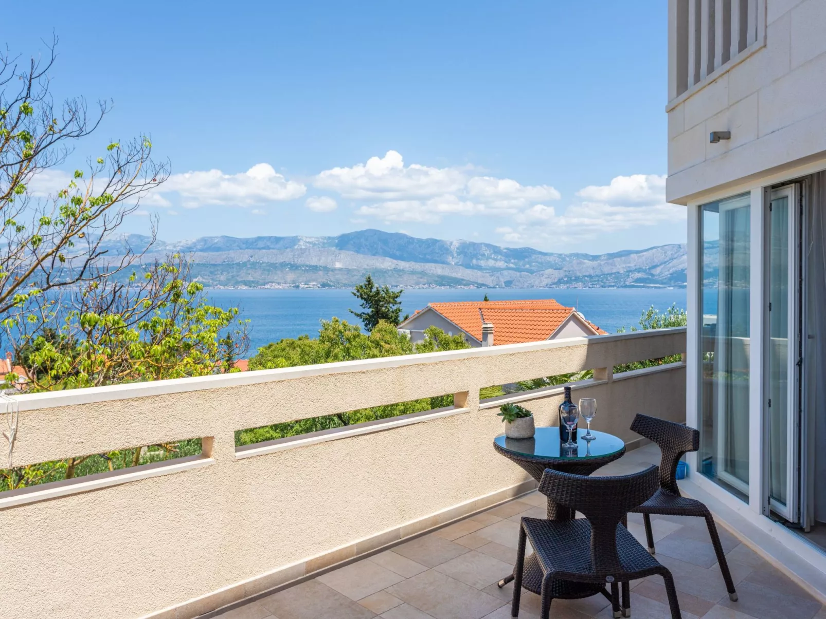 Geräumige Wohnung mit Meerblick vom Sonnenbalkon-Image-tags.info