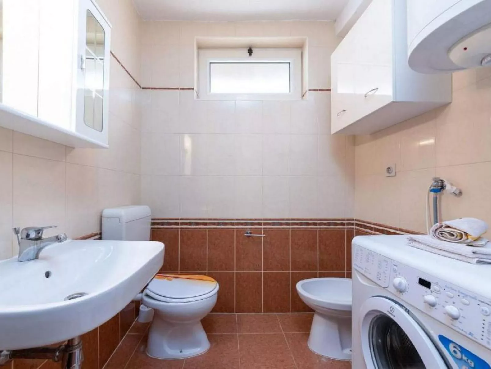 Casa Ana Milena-Binnen