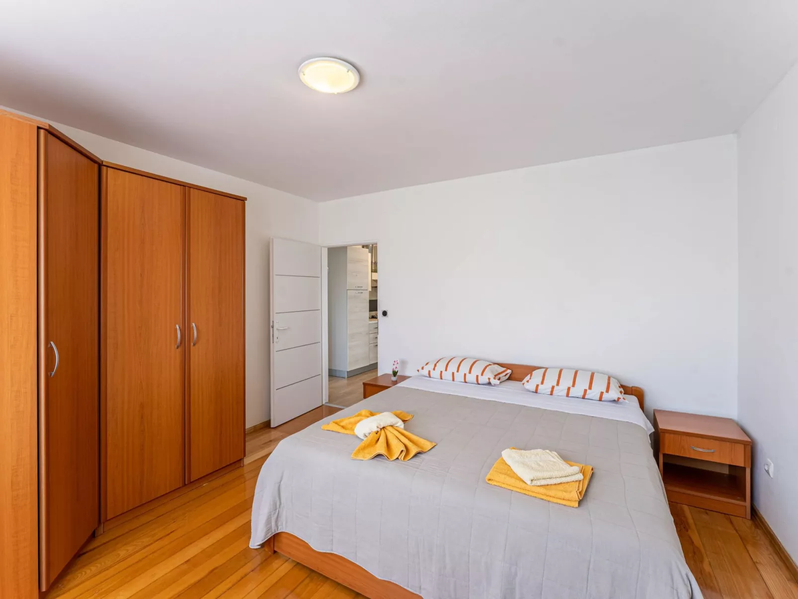 "Darko" mit Balkon-Binnen