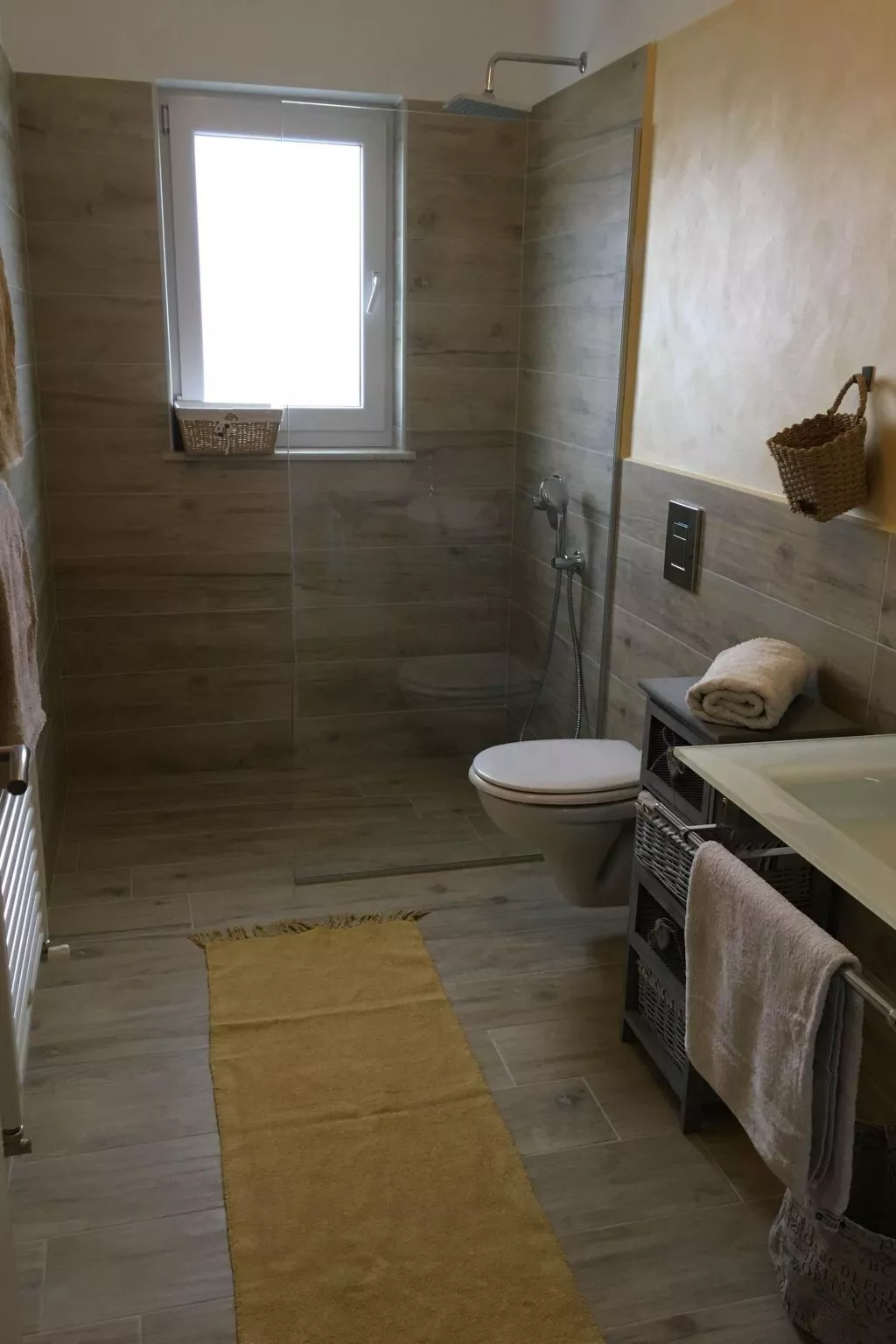 Elegante und komfortable Villa mit Salzwasserpool, Whirlpool und Sauna, umgeben-Binnen