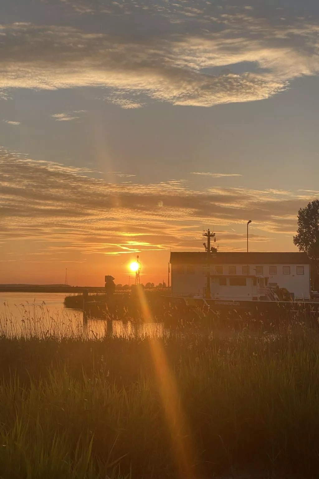 Moderne Wohnung in Karlshagen mit Grill und Garten - Buiten
