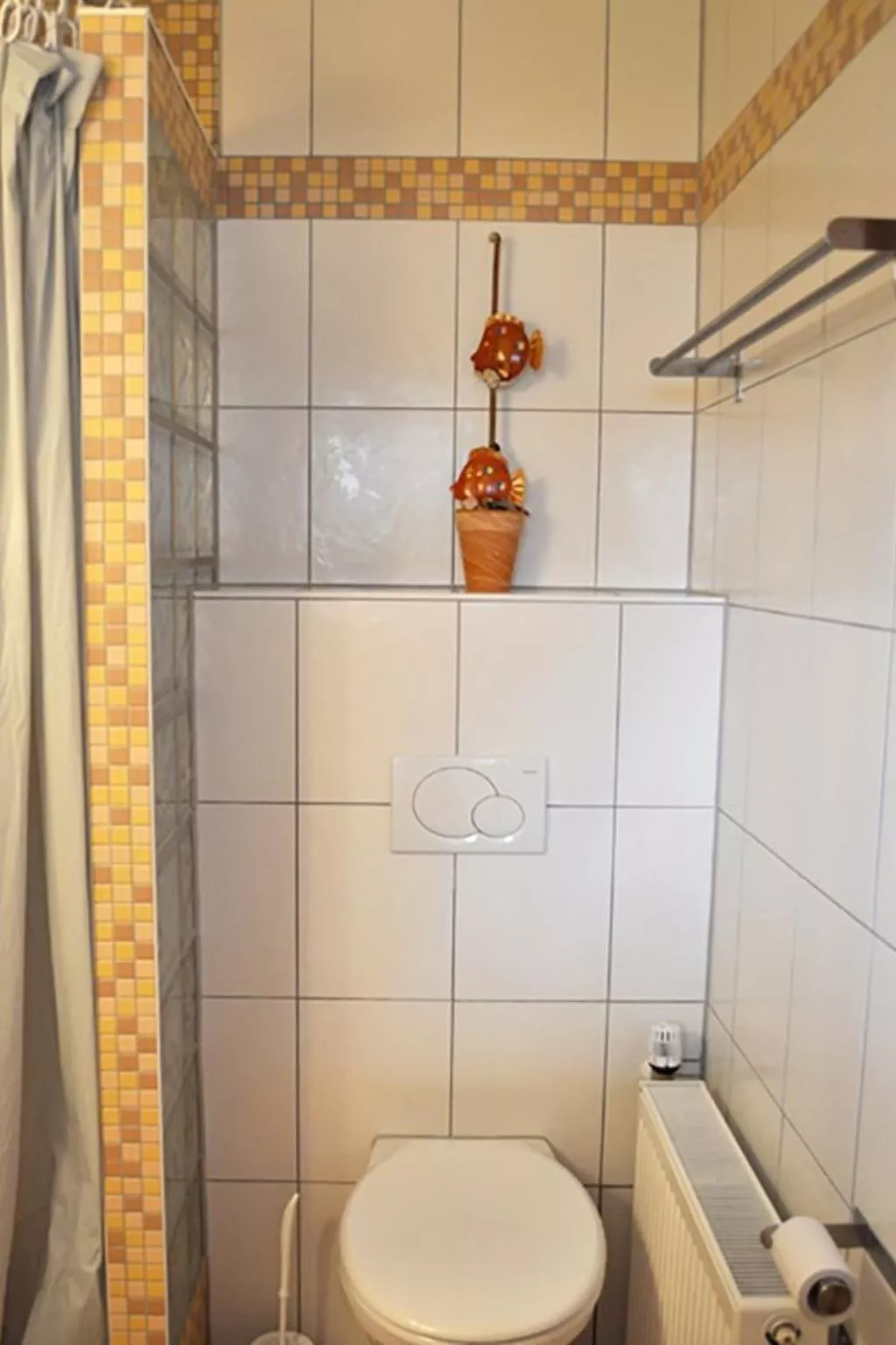 Sonniges Ferienhaus hinter dem Deich-Binnen