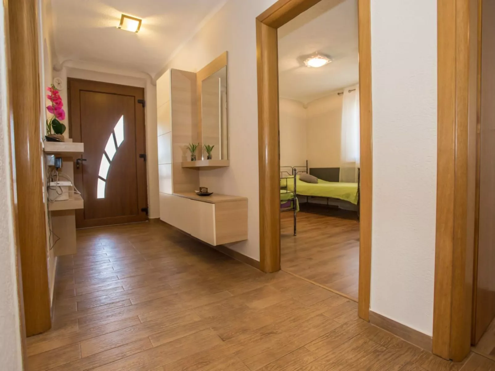 Andre Wohnung mit Pool-Image-tags.info