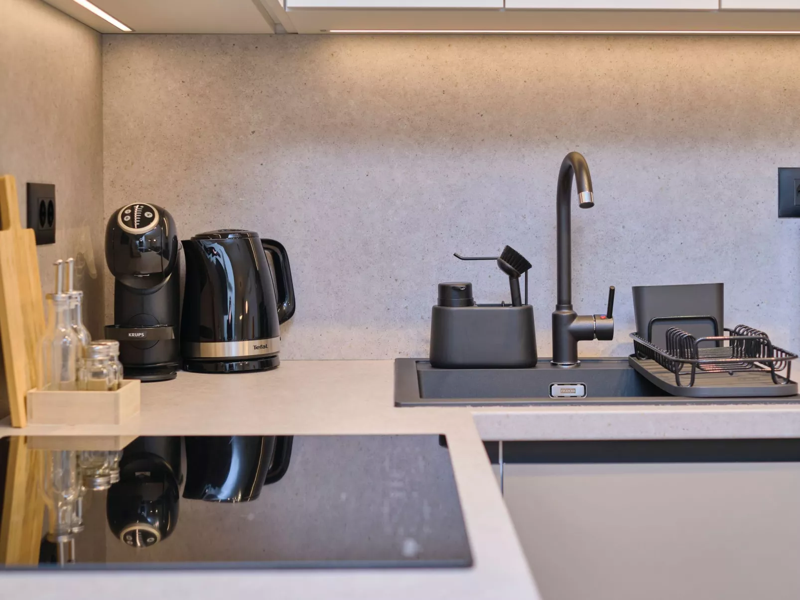 "Splitful Apartment" - Binnen