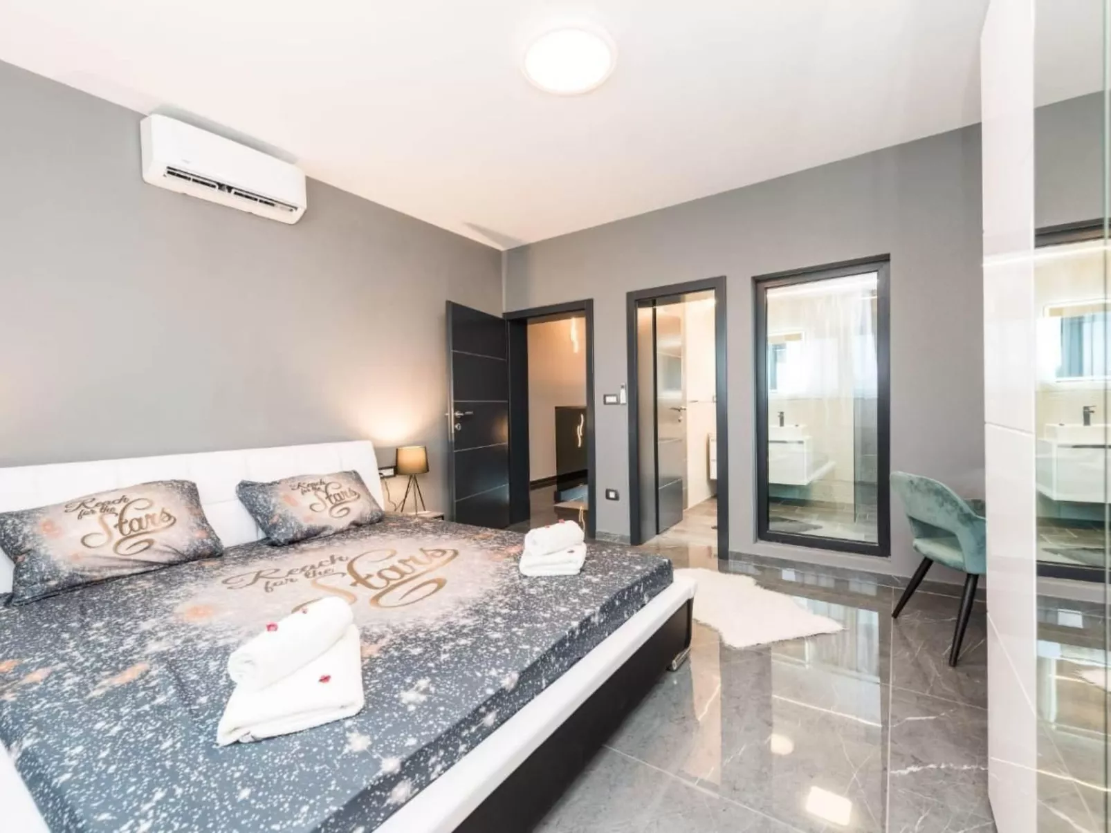 Villa Sandy Bay in Vodice-Image-tags.info