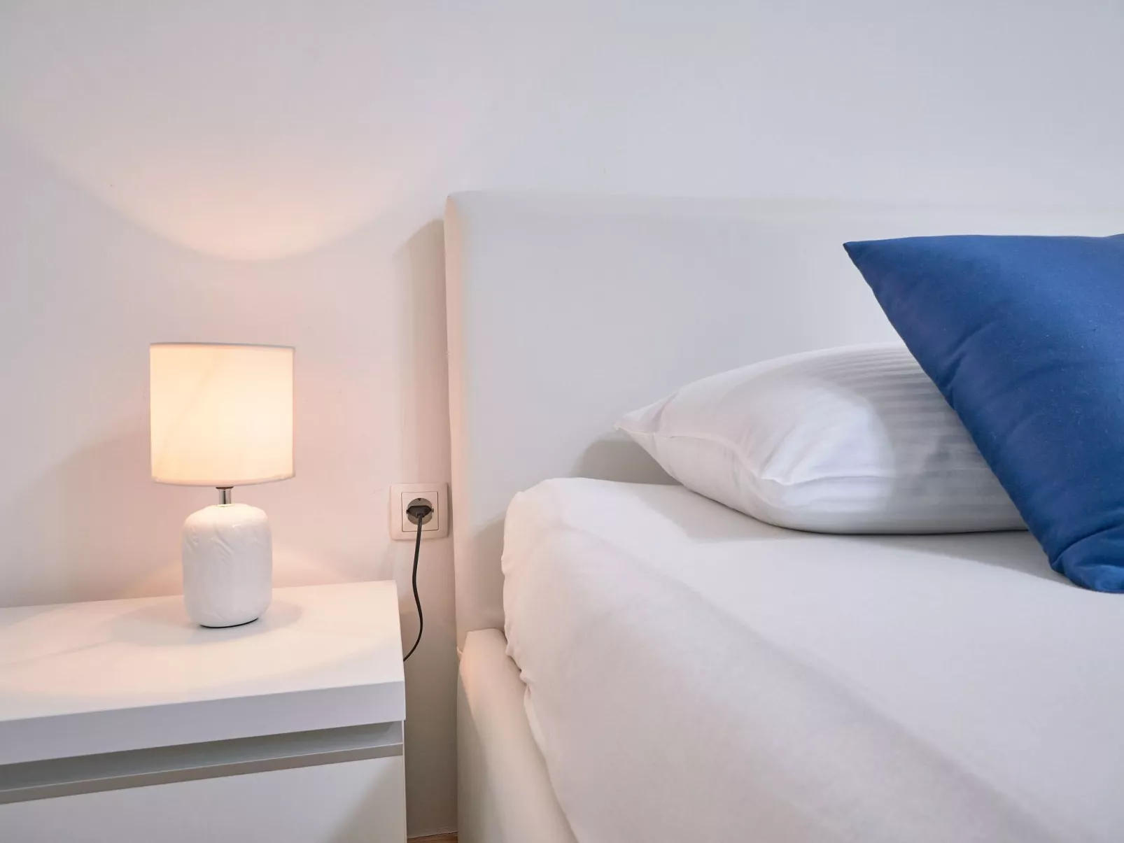 Andrea mit Stadtblick-Binnen