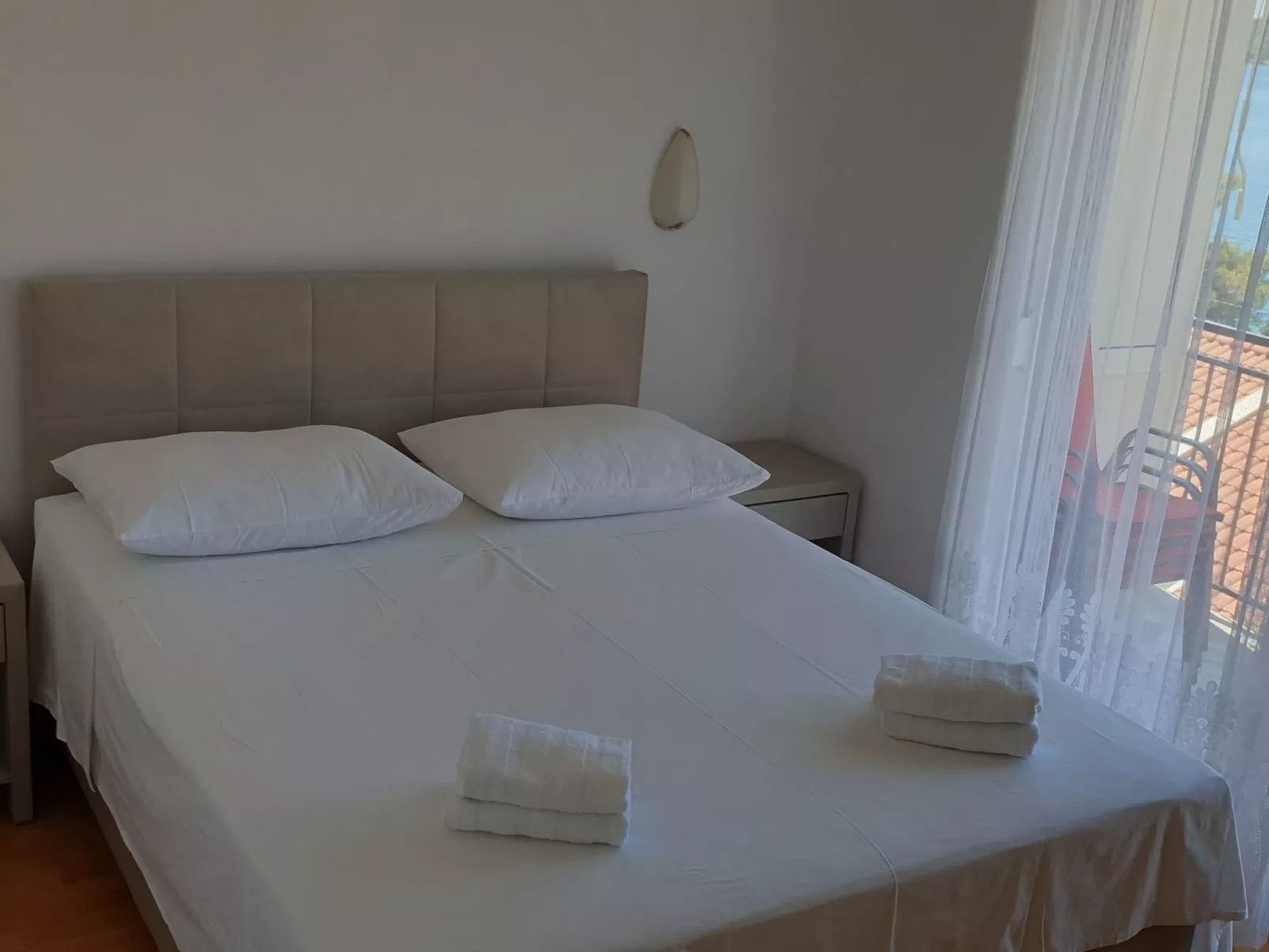 Für vier Personen, mit einem Balkon-Binnen