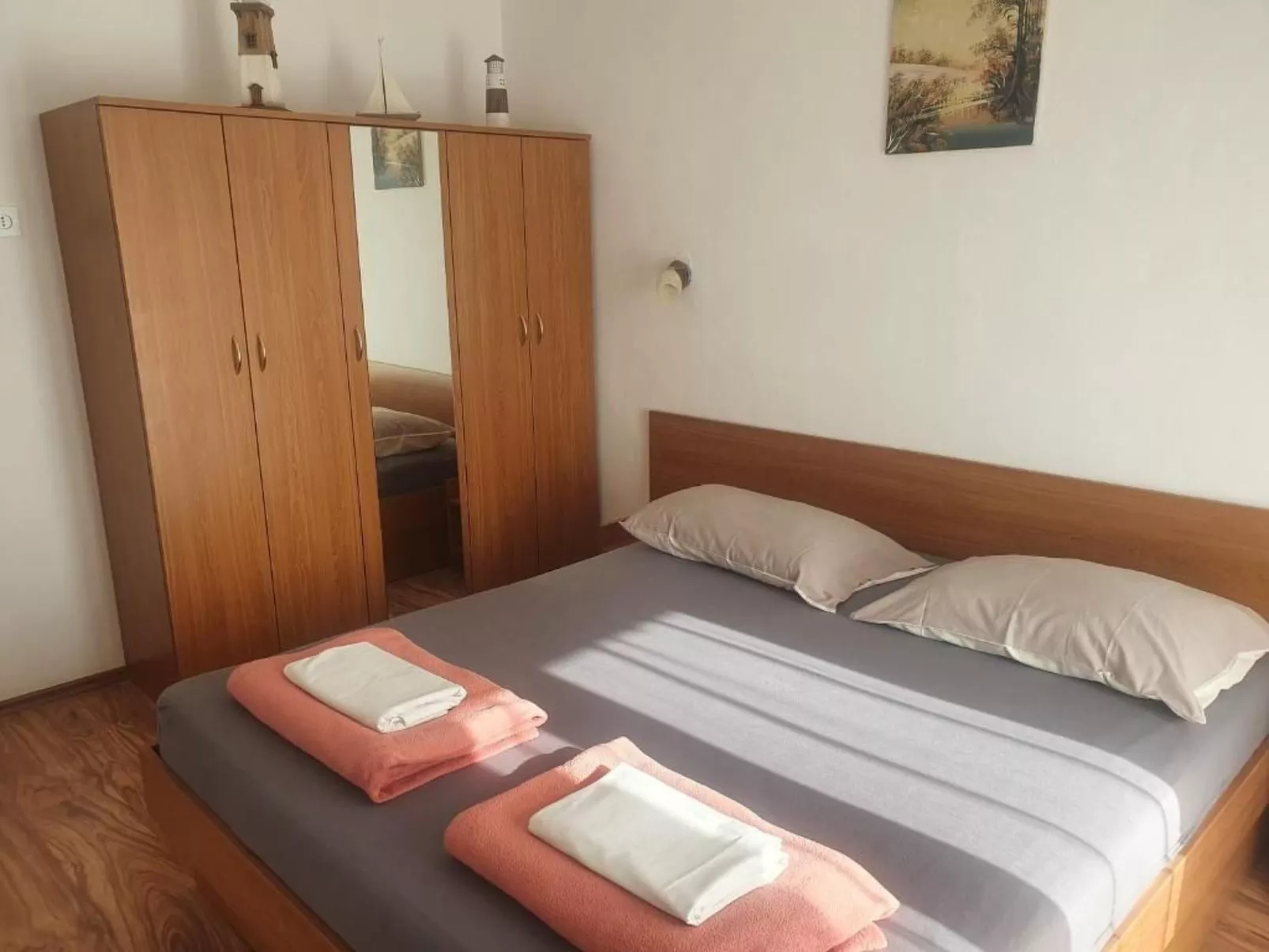 "Nikica" mit Blick auf das Meer-Image-tags.info