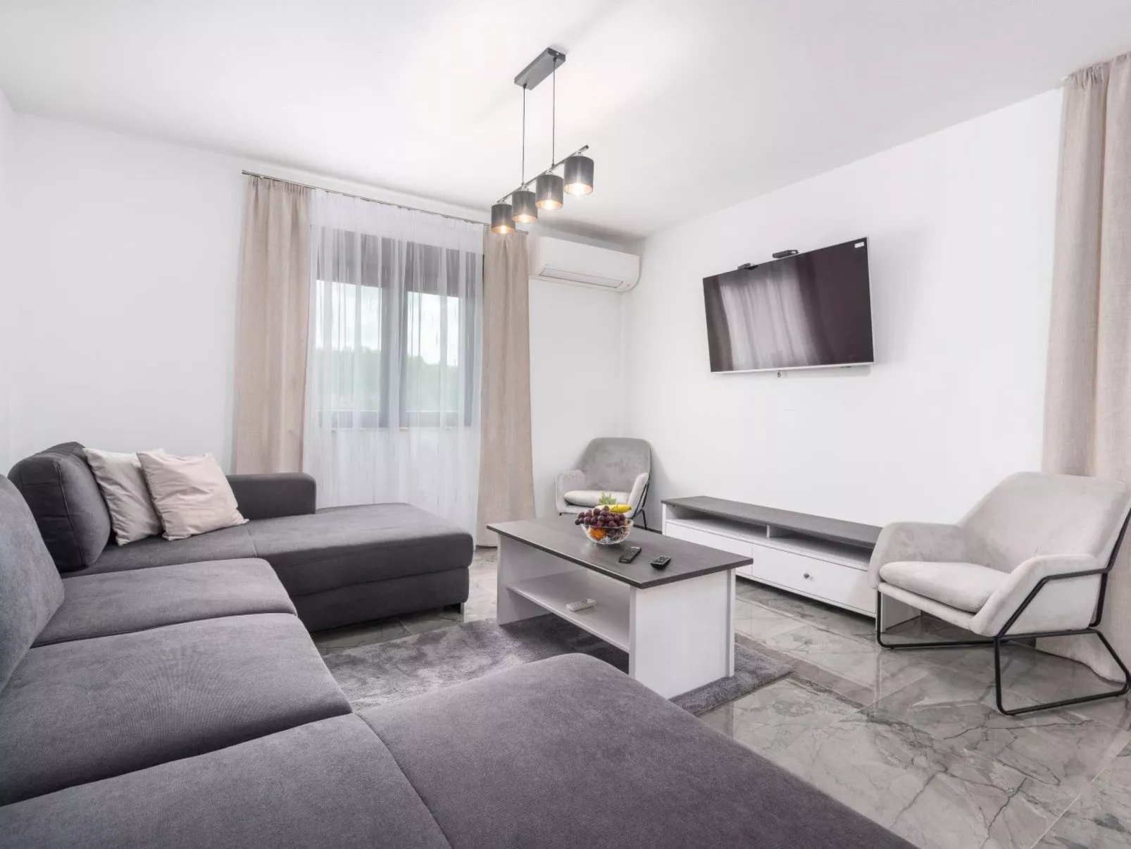 "Villa Bibali" mit privatem Pool-Binnen