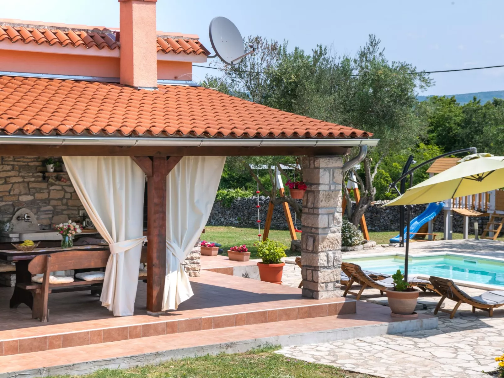 Villa mit privatem Pool und großem Garten-Image-tags.info