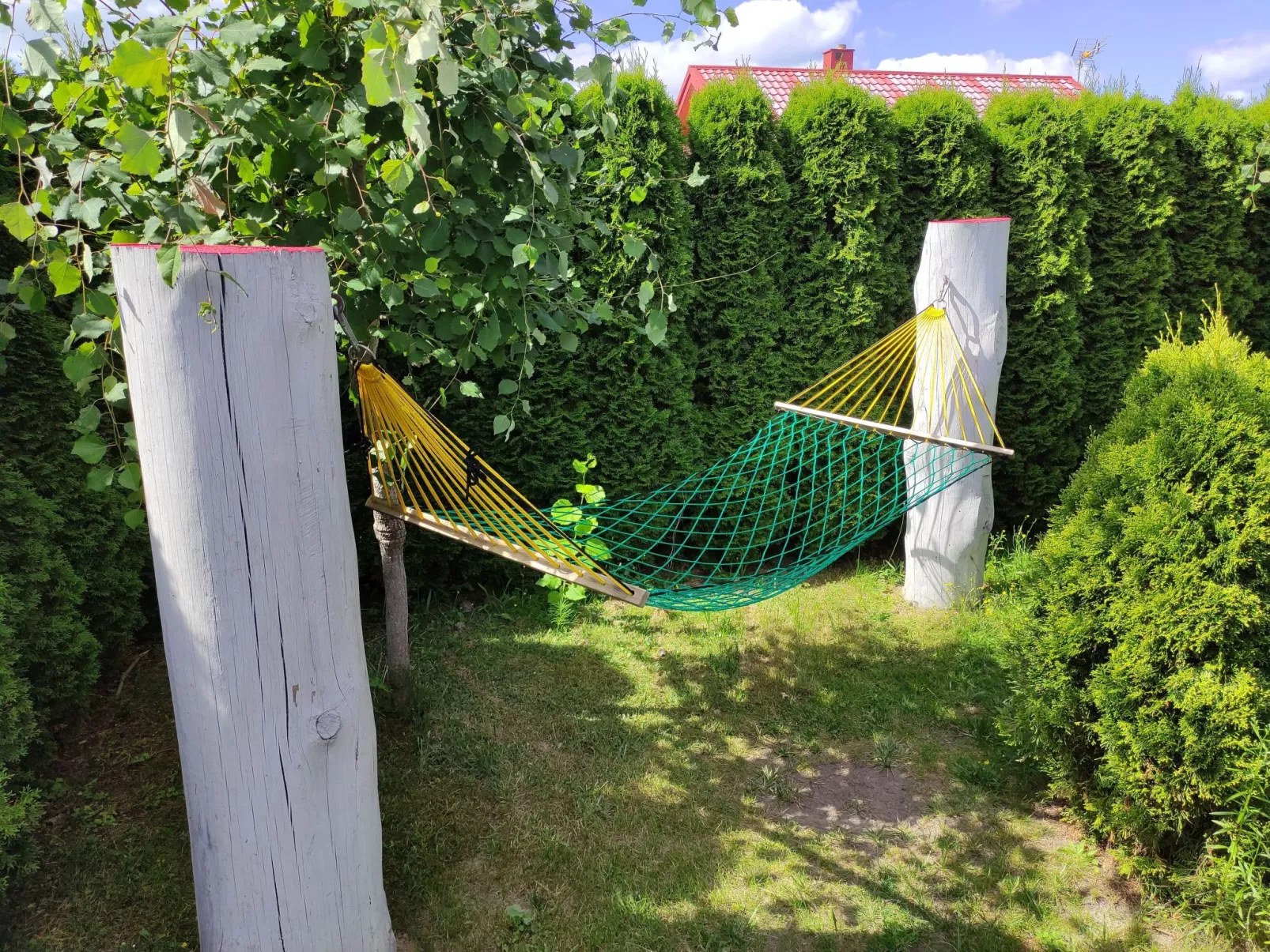 Modernes Ferienhaus in Biebrowo mit Grill, Garten und Terrasse-Buiten