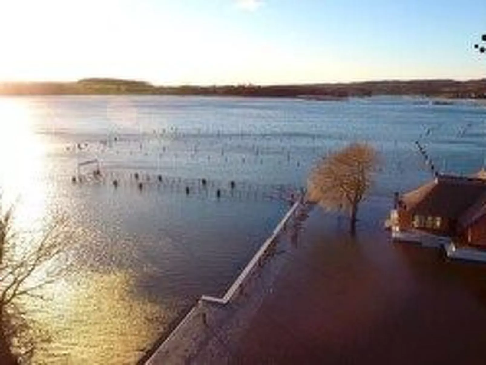 Ferienbungalow mit Terrasse und Seeblick in Sellin-Buiten
