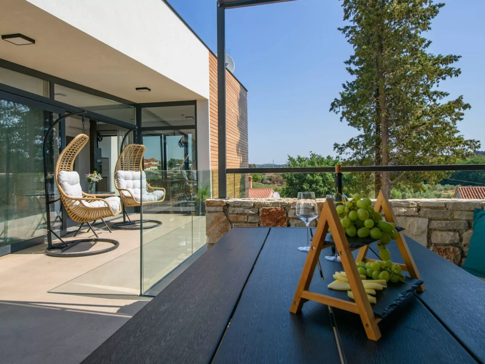 In Vintijan mit Privatem Pool-Buiten