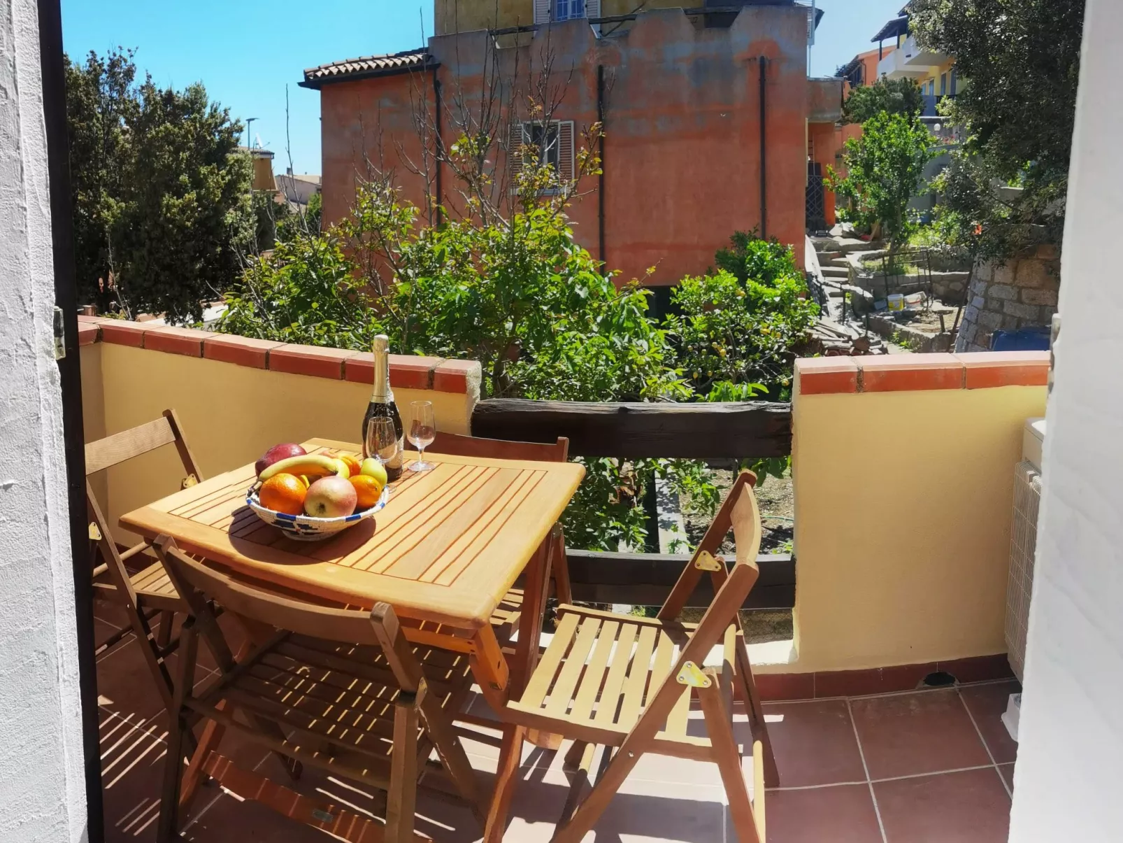 Große und sonnige Wohnung 300 meter vom Meer entfernt-Buiten