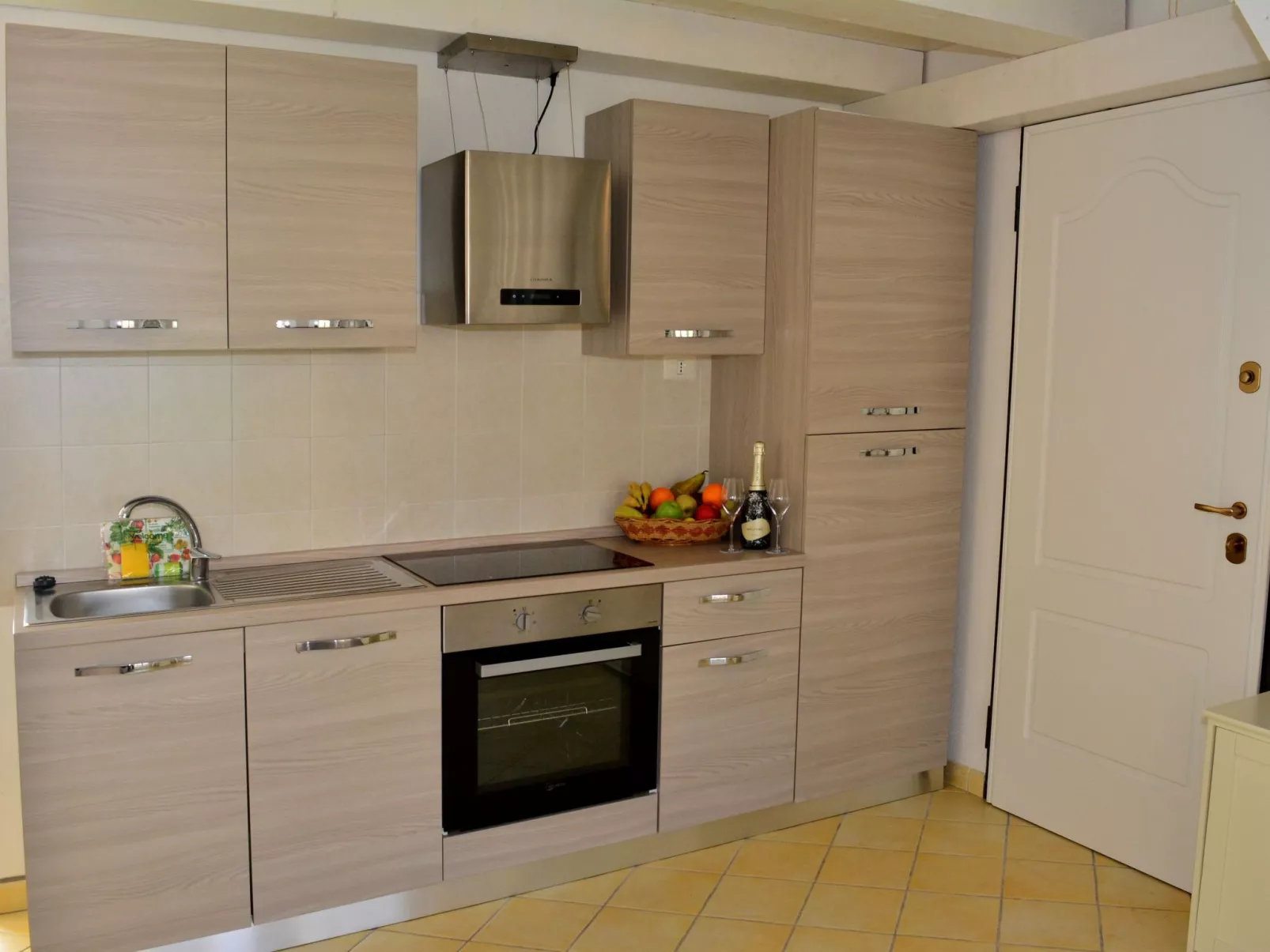 Schöne Wohnung mit Blick auf den Pool-Binnen