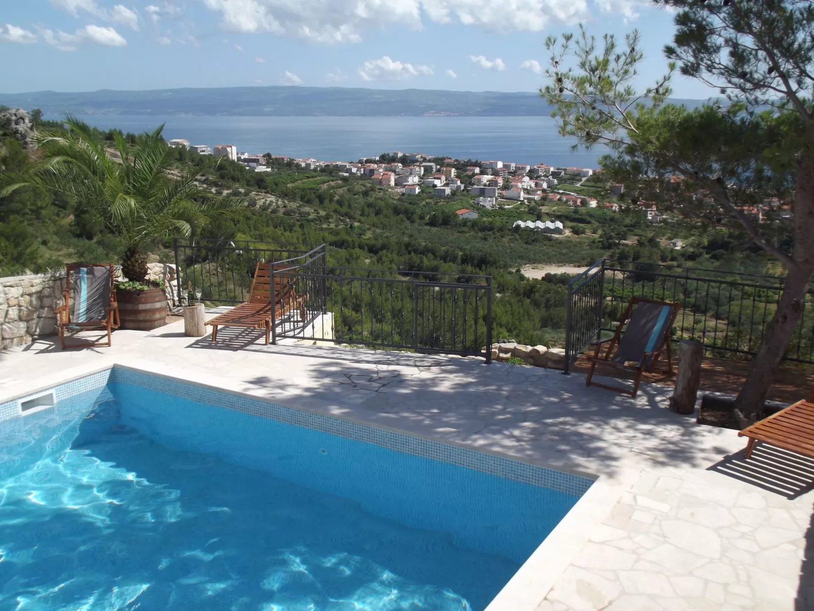 "Villa Petar" mit Infinity Pool-Buiten