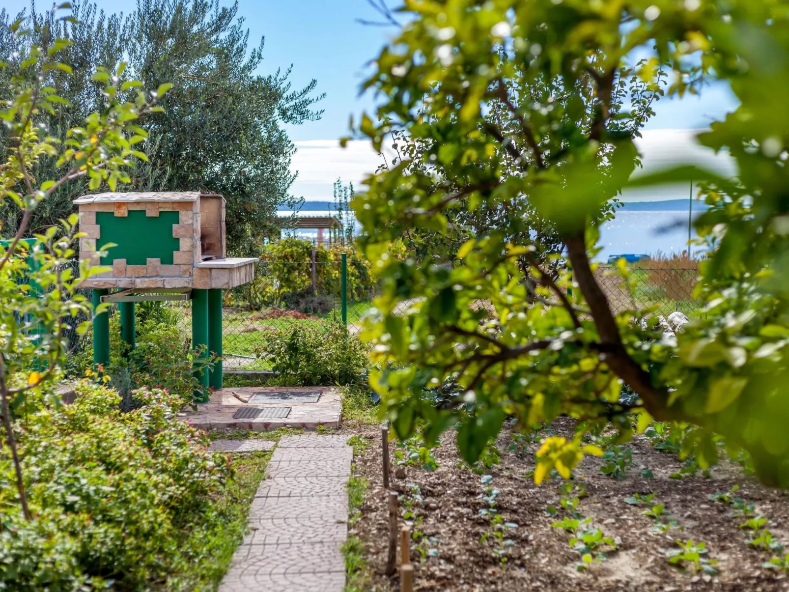 Maric mit Terrasse und Balkon-Image-tags.info