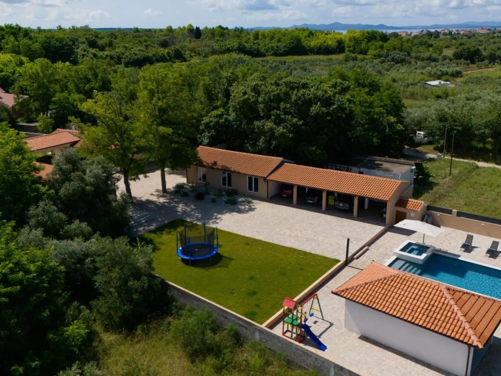 Wunderschöne Villa mit privatem Fitnessstudio und Pool - TA Leut-Buiten